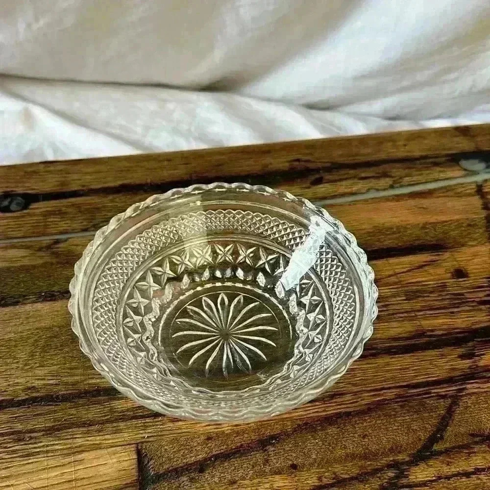 Vintage Anchor Hocking Quilted Diamond Cut 5 1/4” Bowl